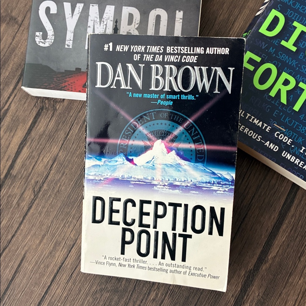 Dan Brown Book Set - Picture 4 of 6